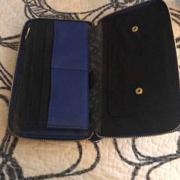 Wallet - Picture 2 of 3